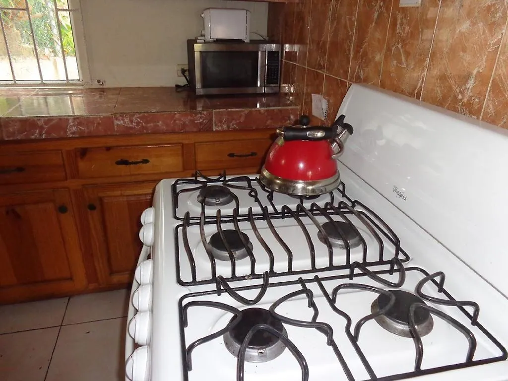 Bethel Court Guesthouse Montego Bay Pensjonat
